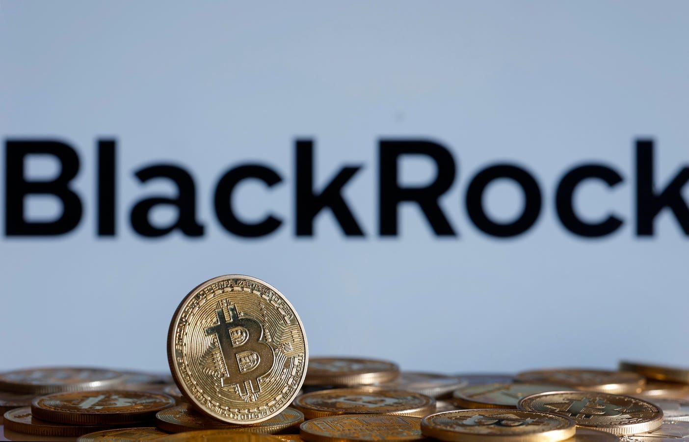 Coinbase revealed it will back $5 trillion cryptocurrency BlackRock by 2030, a game-changer after Bitcoin, Ethereum and XRP price pump